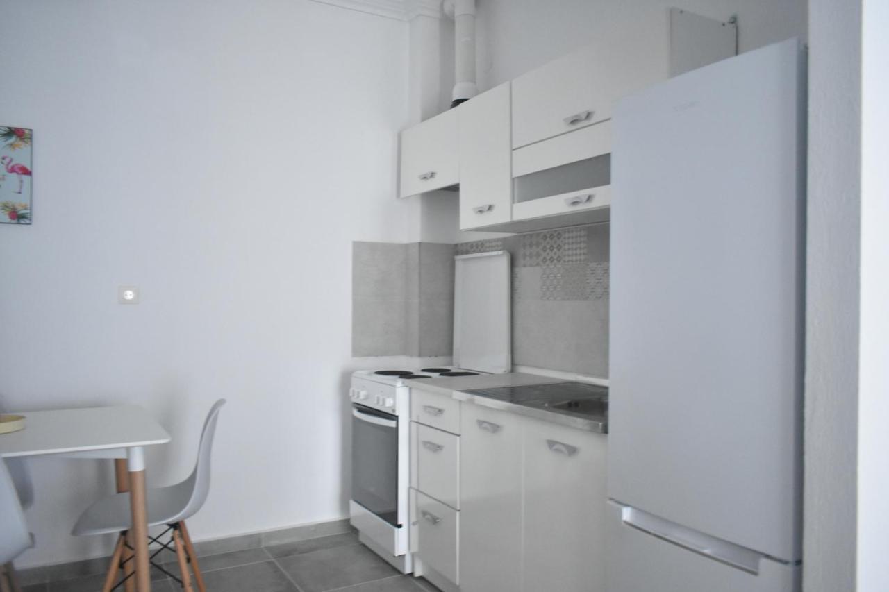 Seaside Apartments Nea Iraklia Exterior photo