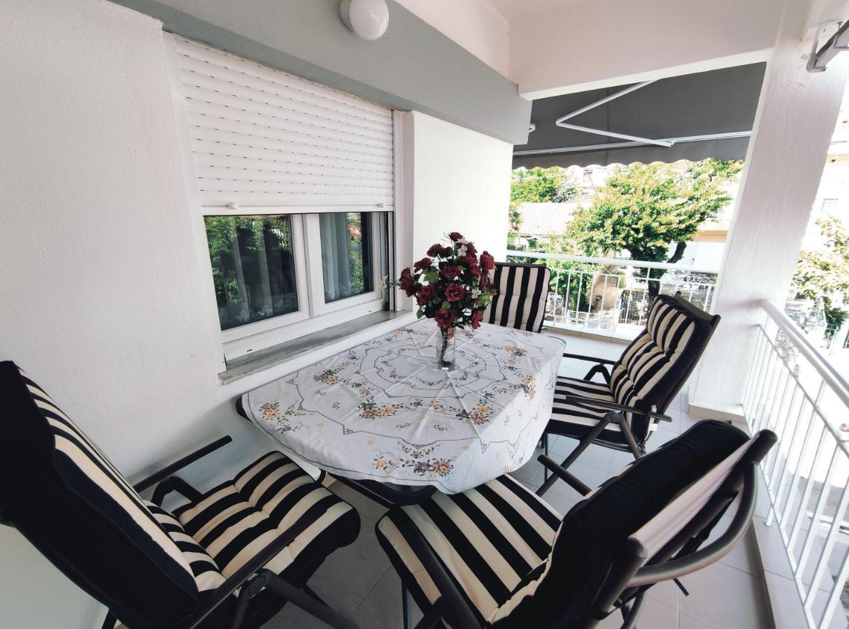 Seaside Apartments Nea Iraklia Exterior photo