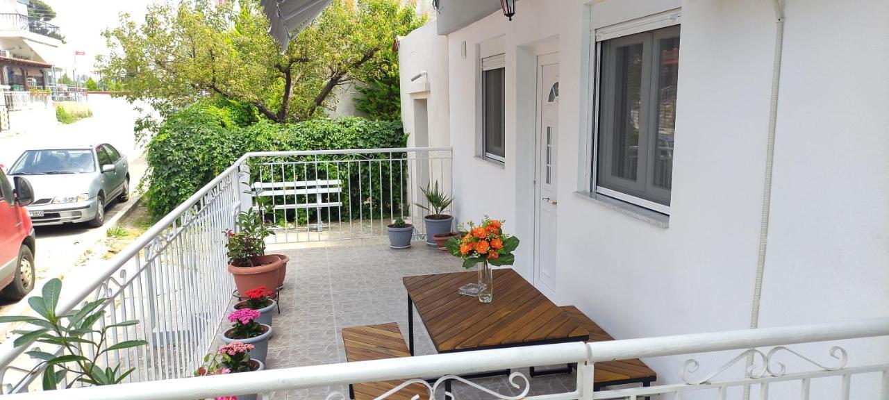 Seaside Apartments Nea Iraklia Exterior photo